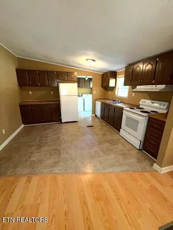 $184,900 | 739 Dry Branch Road, Ewing, VA 24248
