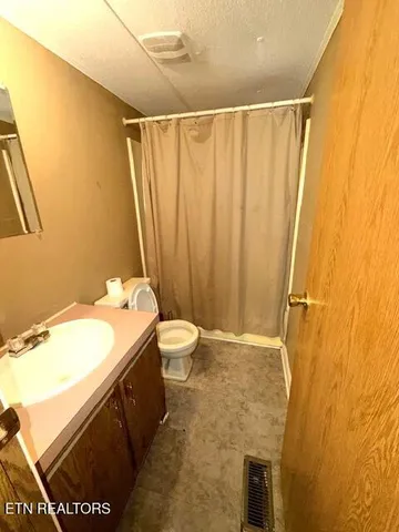 $184,900 | 739 Dry Branch Road, Ewing, VA 24248