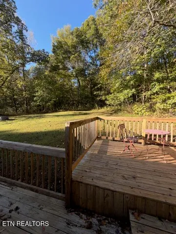 $184,900 | 739 Dry Branch Road, Ewing, VA 24248