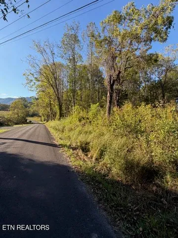 $184,900 | 739 Dry Branch Road, Ewing, VA 24248