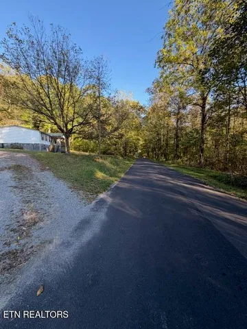 $184,900 | 739 Dry Branch Road, Ewing, VA 24248