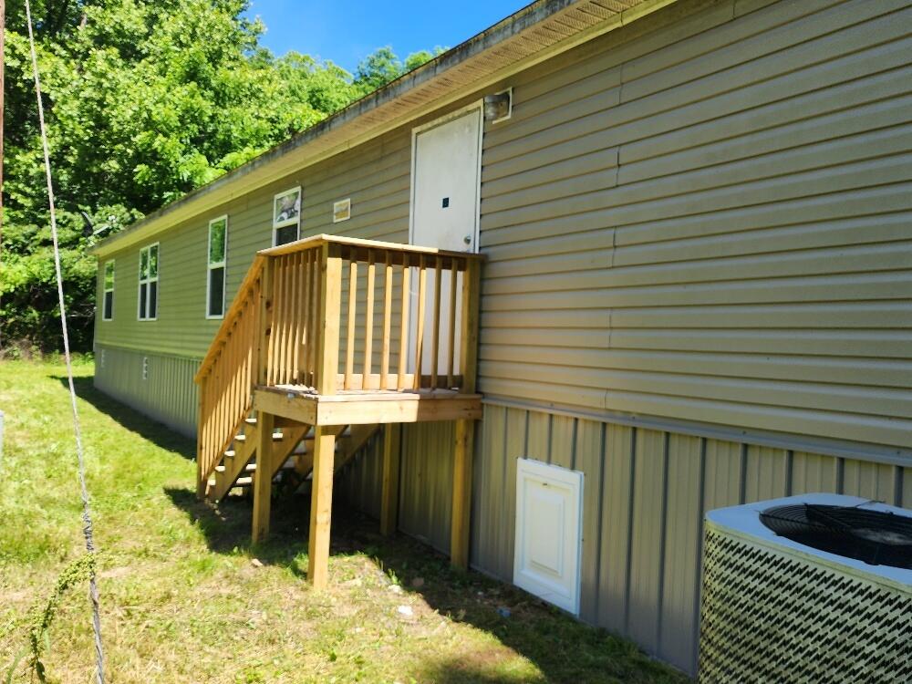 32 Kenneth Barrett Road Vincent, KY 41386 - Photo 3 of 28 Rear View