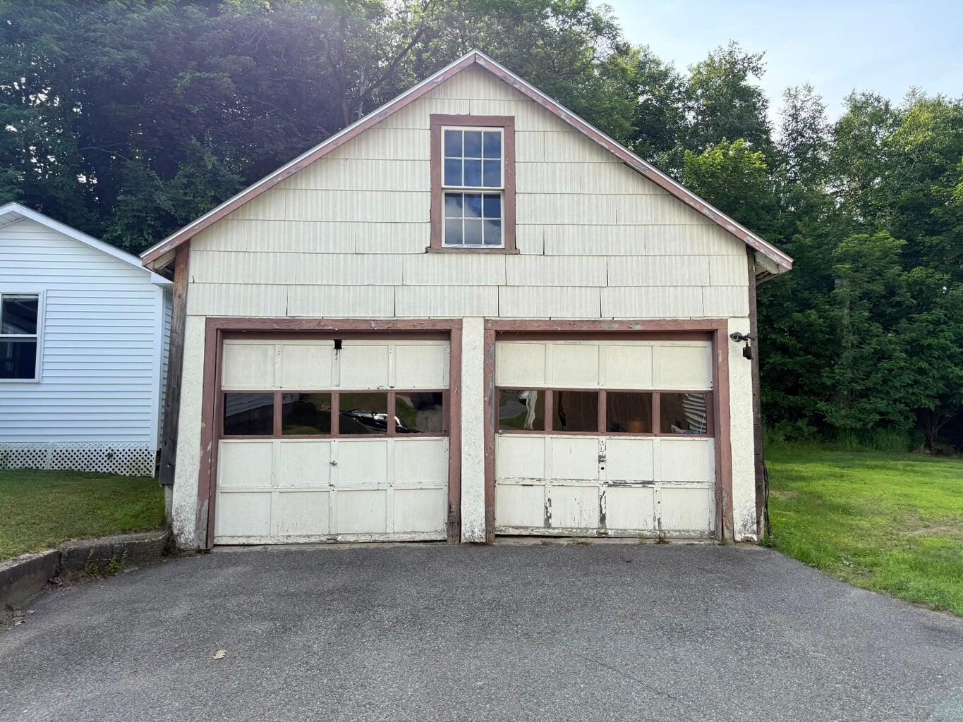 Undisclosed Address Millinocket, ME 04462 - Photo 3 of 20 voisine 3