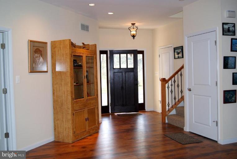 2004 Stockton Road Joppa, MD 21085 - Photo 4 of 30 Entrance / Foyer