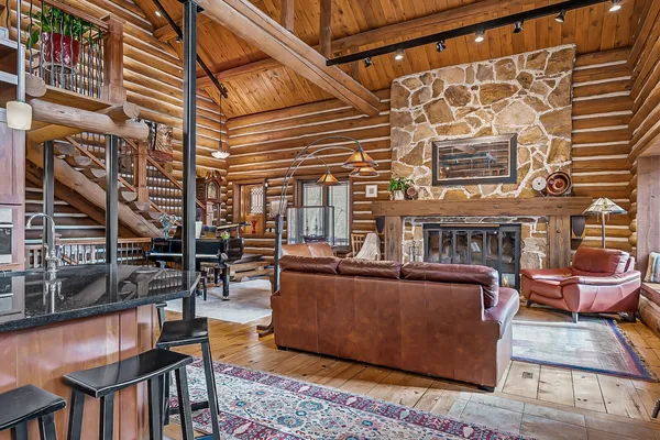 $1,200,000 | 8706 State 44 Union, Hokah, MN 55941