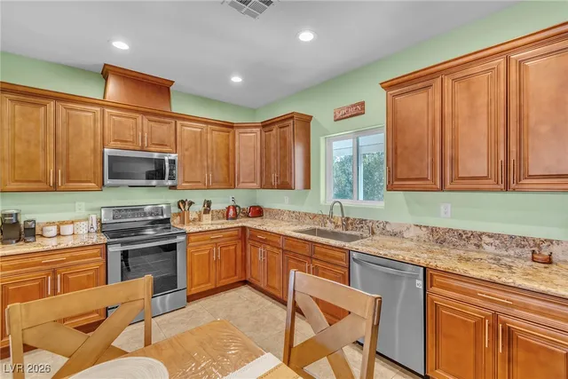 $3,500 | 4615 East St Louis Avenue, Las Vegas, NV 89104