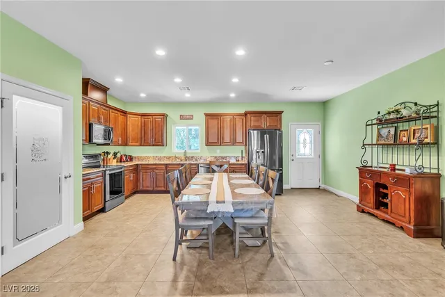 $3,500 | 4615 East St Louis Avenue, Las Vegas, NV 89104