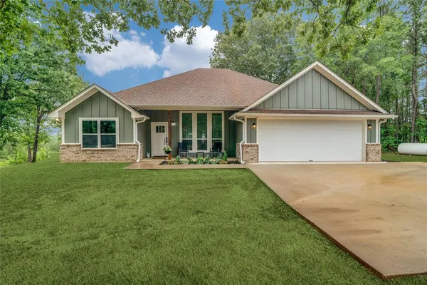 $500,000 | 11302 County Road 4102, Lindale, TX 75771