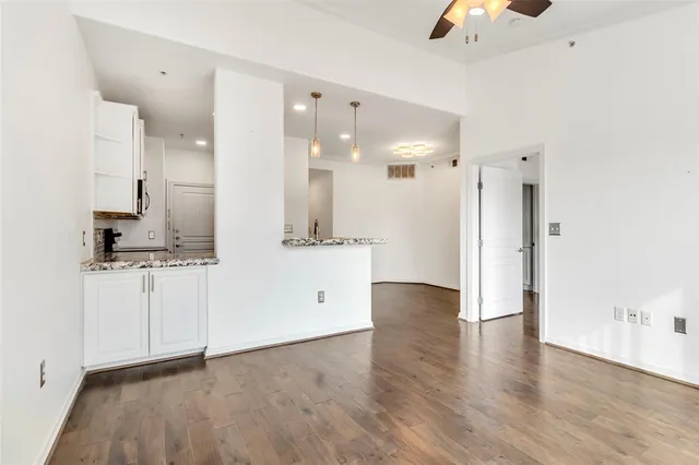 $224,900 | 330 Las Colinas Boulevard East, Unit 422, Irving, TX 75039