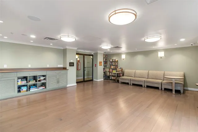 $224,900 | 330 Las Colinas Boulevard East, Unit 422, Irving, TX 75039