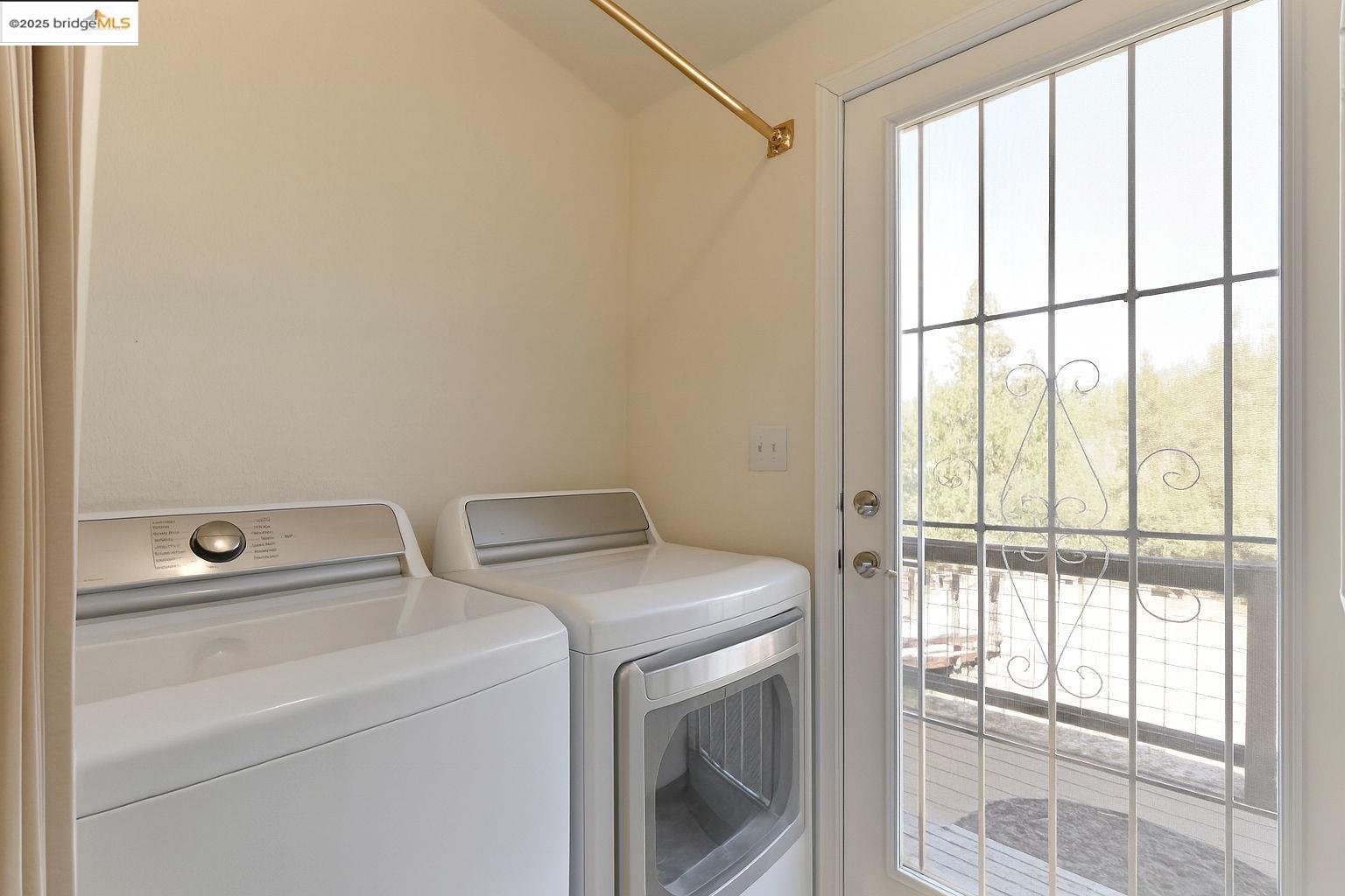3770 Sheep Ranch Road Murphys, CA 95247 - Photo 58 of 60 a utility room with dryer and washer