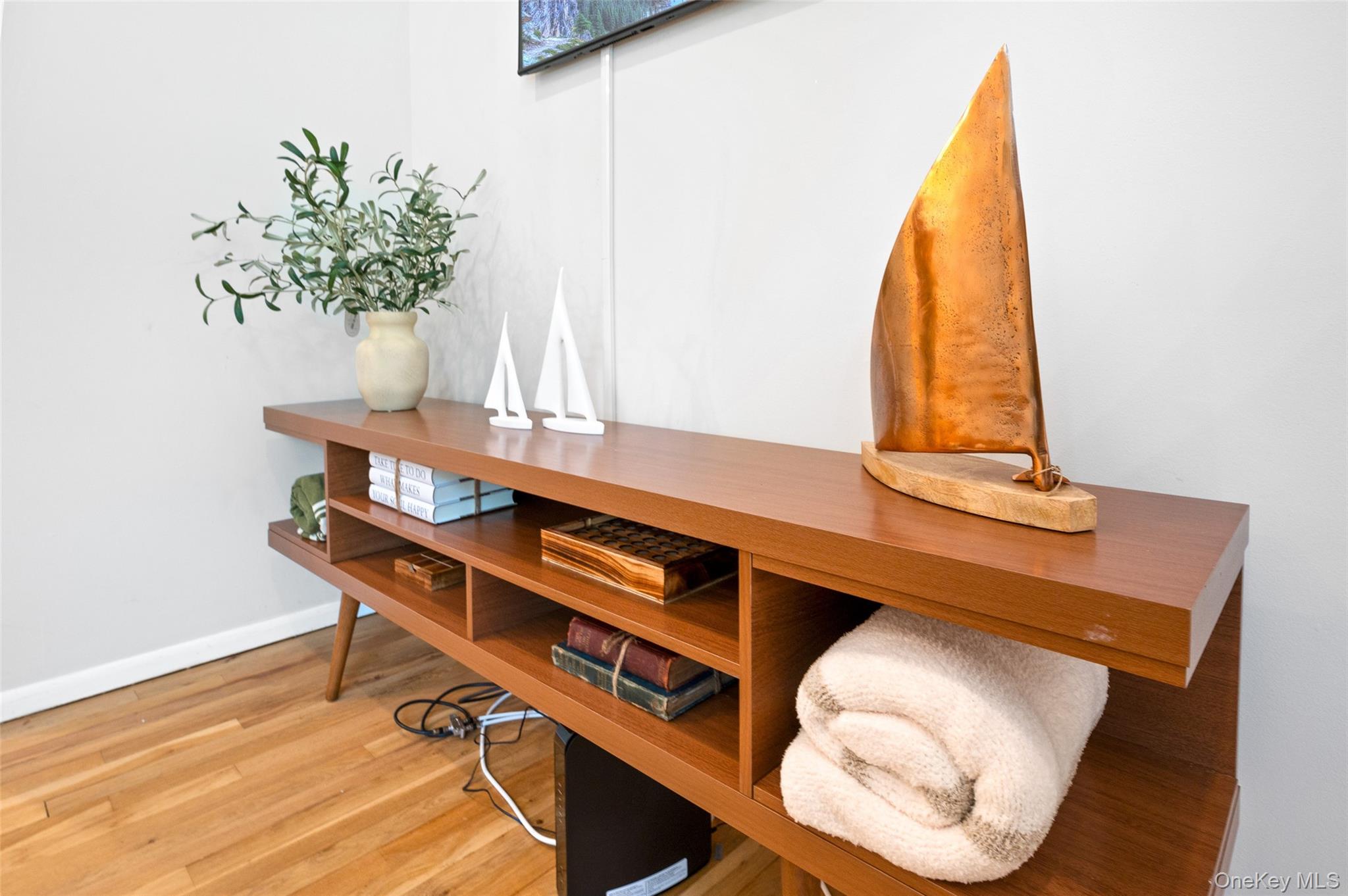 49 Canoe Place Road Hampton Bays, NY 11946 - Photo 13 of 27 Gallery Image 13