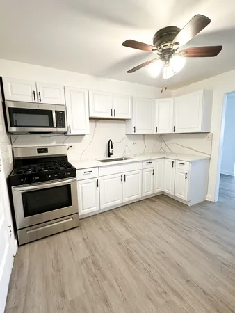 $1,850 | 7019 North Ridge Boulevard, Unit 3D, Chicago, IL 60645