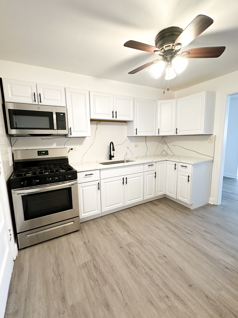 7019 North Ridge Boulevard, Unit 3D Chicago, IL 60645 - Photo 5 of 11