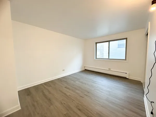 $1,850 | 7019 North Ridge Boulevard, Unit 3D, Chicago, IL 60645
