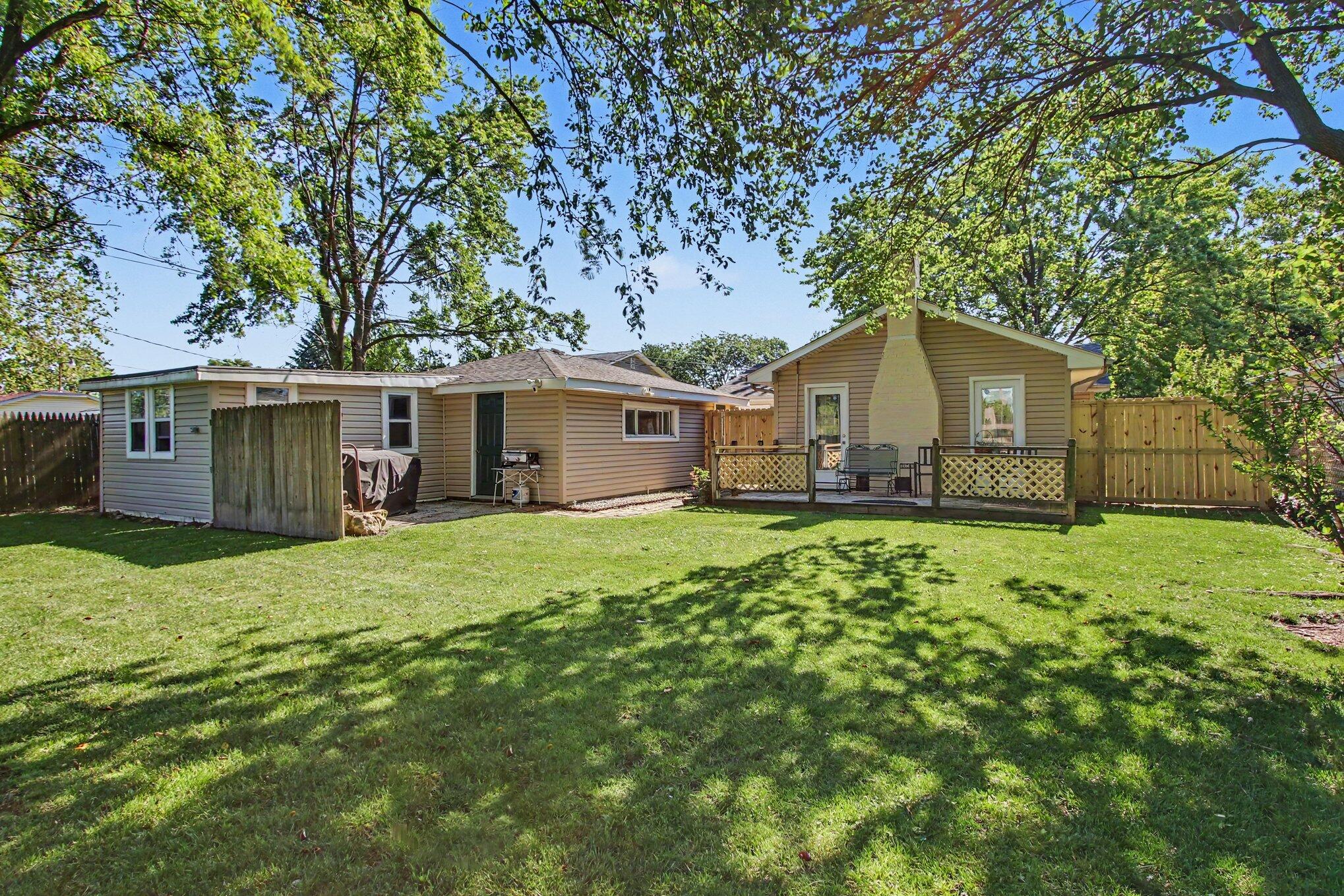 8016 Gordon Place Highland, IN 46322 - Photo 22 of 28 2038x1359