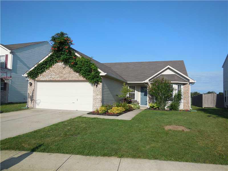 574 Springtree Lane Avon, IN 46123 - Photo 1 of 22 Gallery Image 1