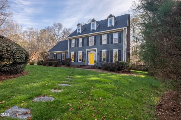 $850,000 | 216 Cobblestone Drive, Chapel Hill, NC 27516