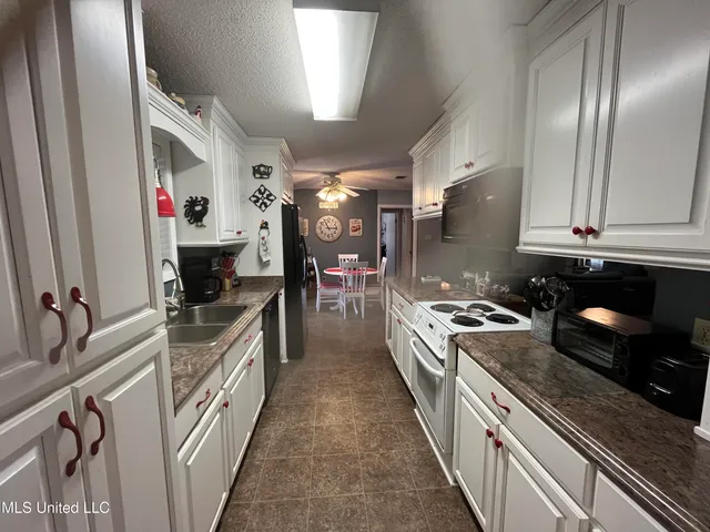 $170,000 | 901 Parkway Drive, Wiggins, MS 39577