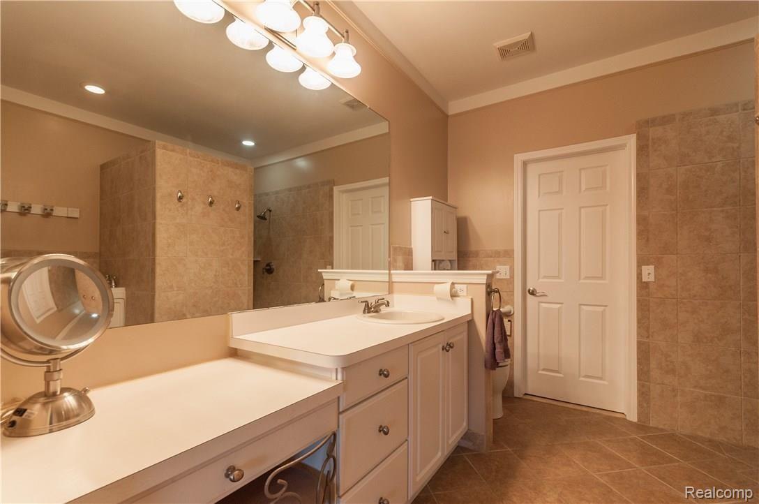 6594 Steeple Ridge Clarkston, MI 48346 - Photo 17 of 32 6594 Steeple Ridge-23.jpg