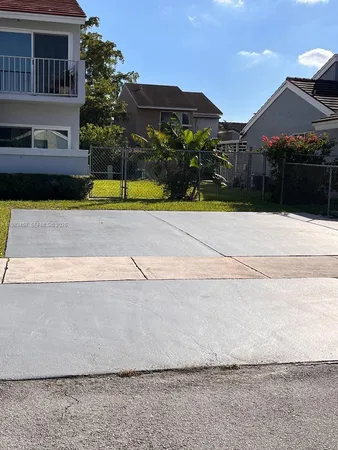 $3,600 | 11712 Southwest 13th Street, Miami, FL 33184