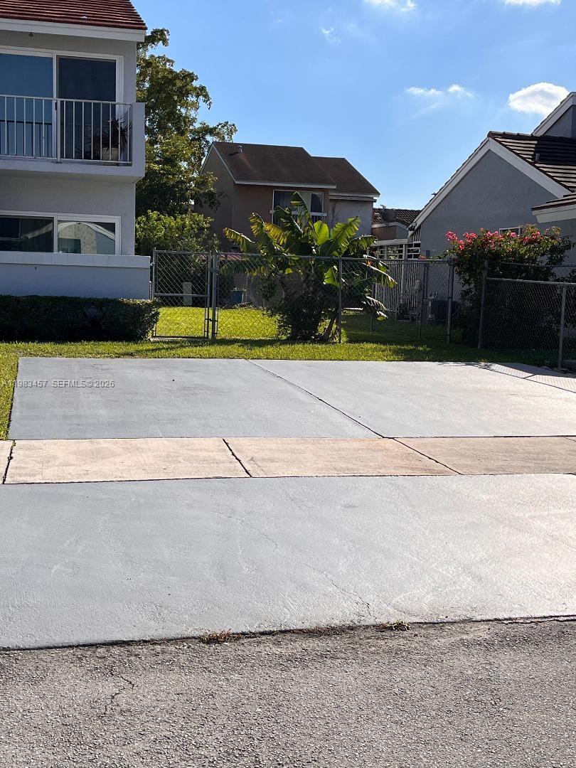11712 Southwest 13th Street Miami, FL 33184 - Photo 3 of 46