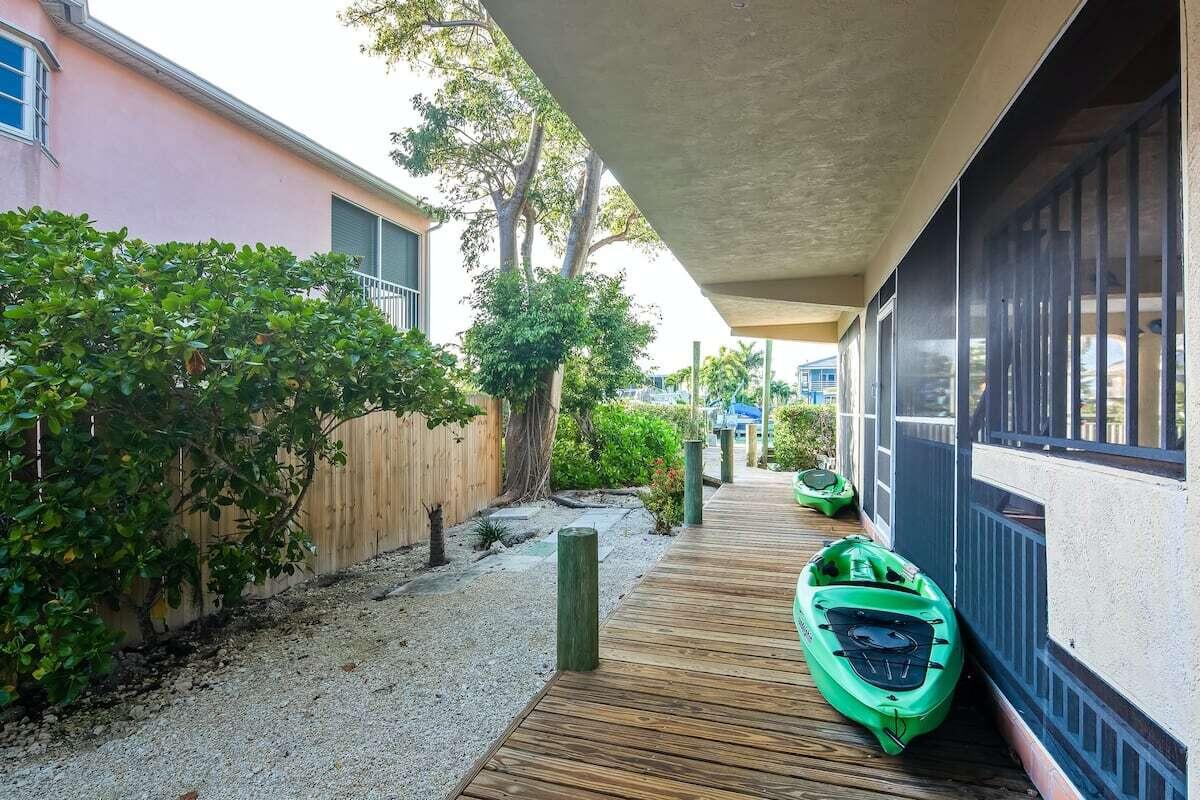1495 Copa D Oro Marathon, FL 33050 - Photo 33 of 41 a view of a backyard with plants