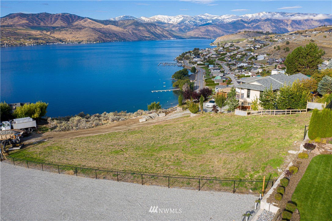 112 Riviera Place Chelan, WA 98816 - Photo 1 of 25 Gallery Image 1