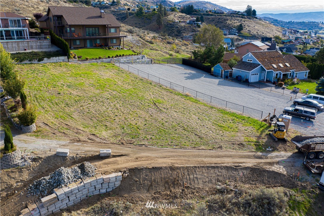 112 Riviera Place Chelan, WA 98816 - Photo 11 of 25 Gallery Image 11