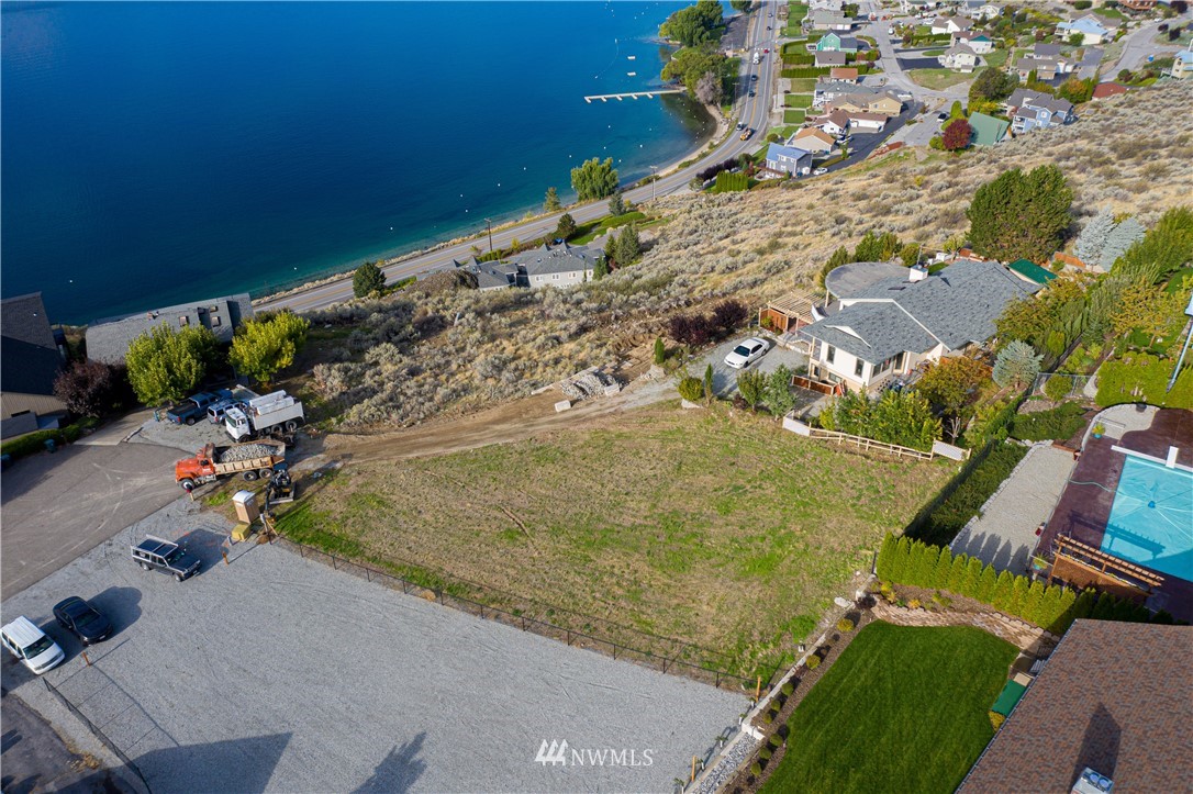 112 Riviera Place Chelan, WA 98816 - Photo 4 of 25 Gallery Image 4