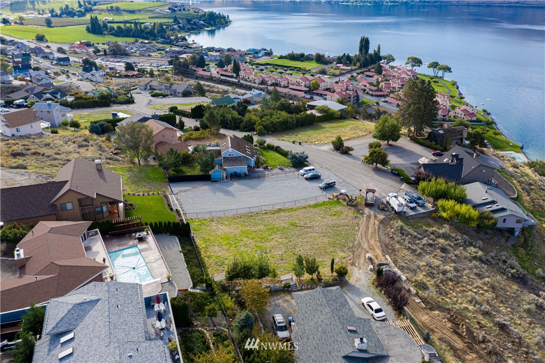 112 Riviera Place Chelan, WA 98816 - Photo 5 of 25 Gallery Image 5