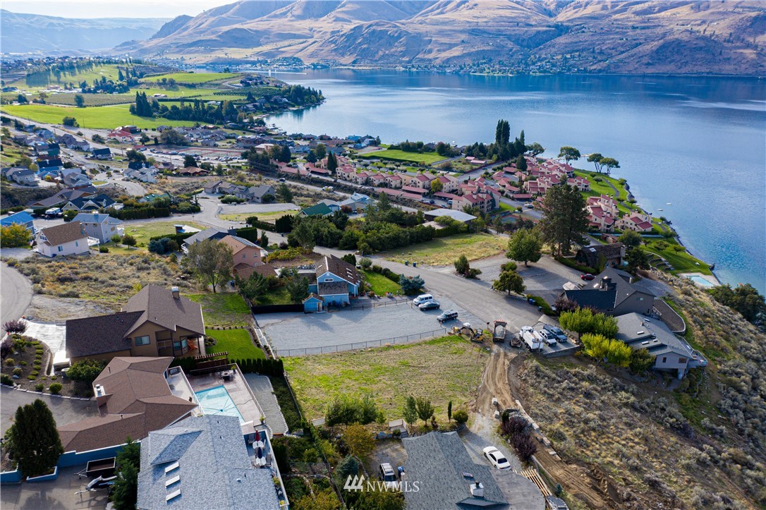 112 Riviera Place Chelan, WA 98816 - Photo 6 of 25 Gallery Image 6
