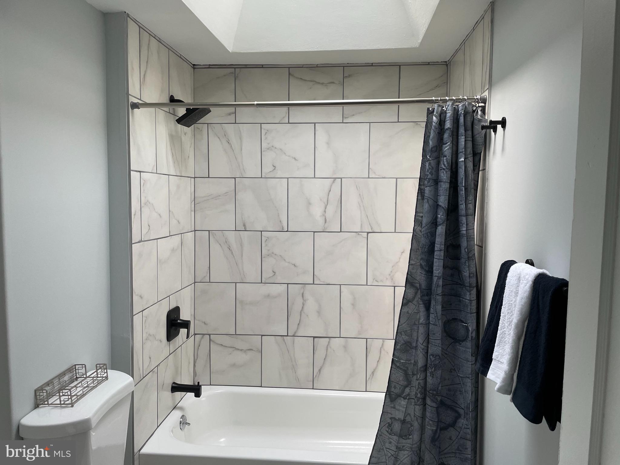 2027 Carter Road Folcroft, PA 19032 - Photo 16 of 30 Full bath