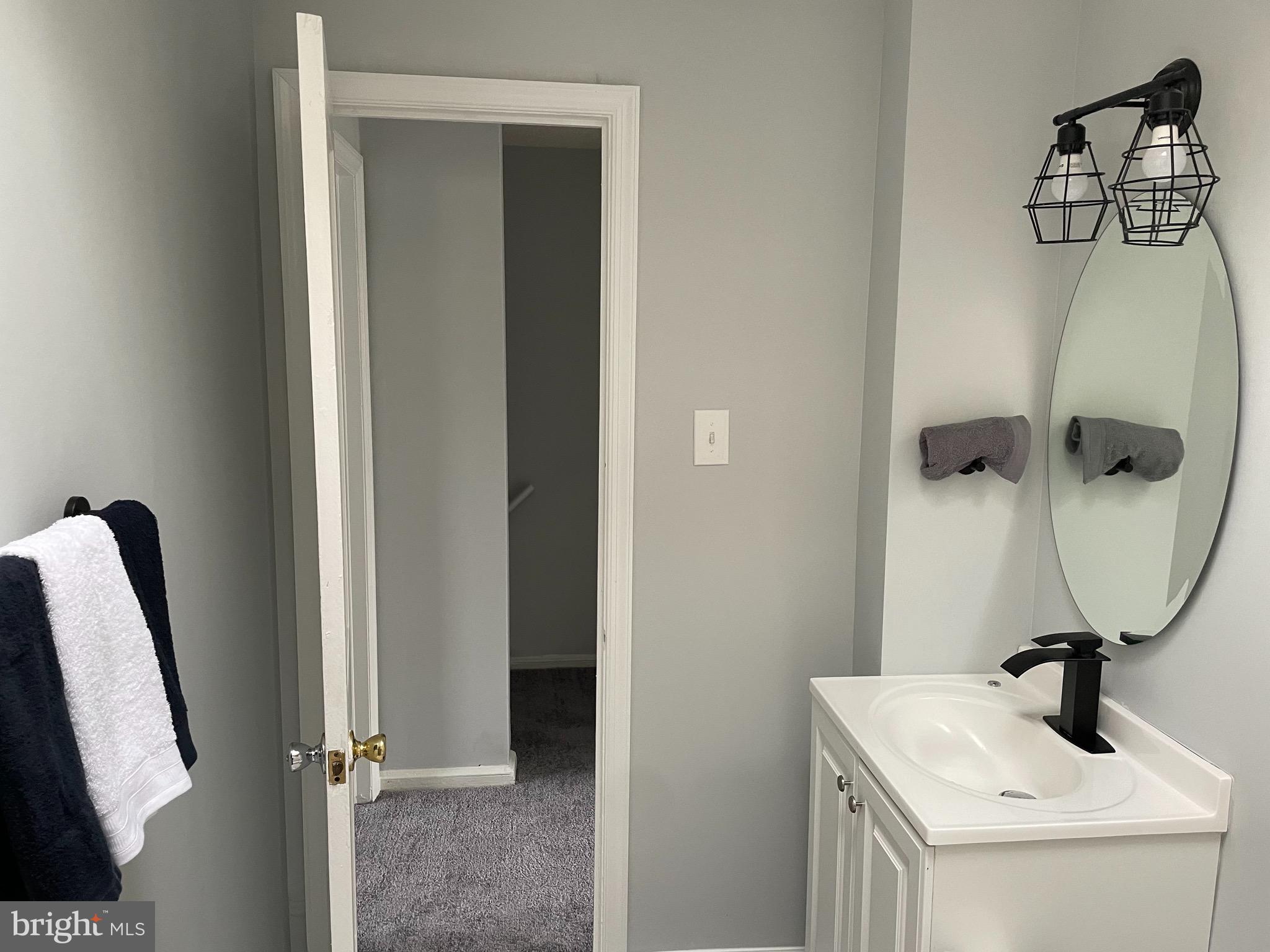 2027 Carter Road Folcroft, PA 19032 - Photo 18 of 30 Full bath