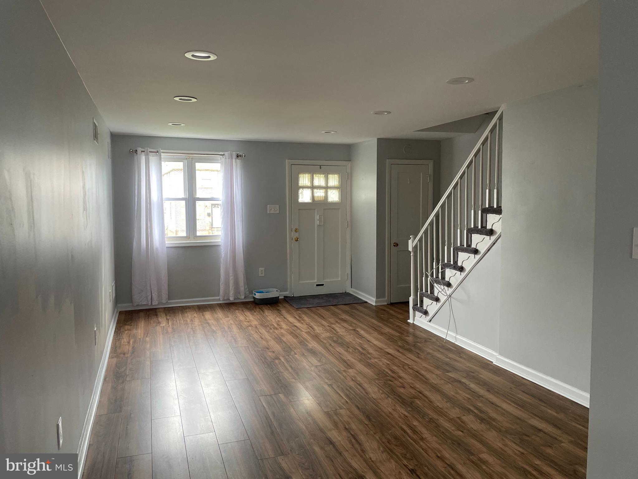 2027 Carter Road Folcroft, PA 19032 - Photo 4 of 30 Living room