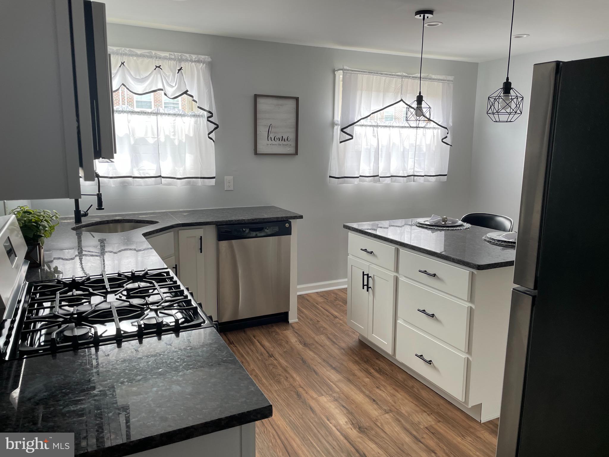2027 Carter Road Folcroft, PA 19032 - Photo 6 of 30 Kitchen
