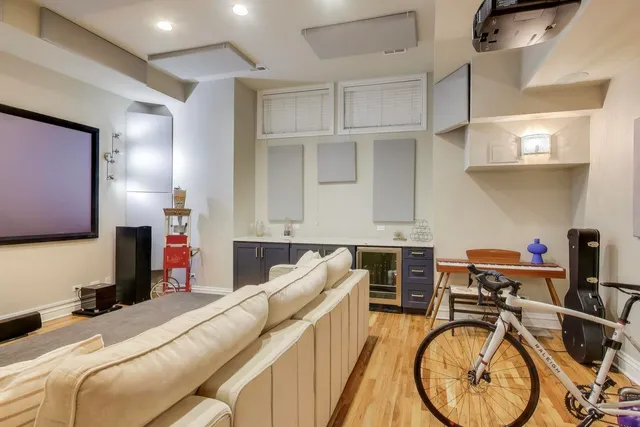 $579,000 | 1420 North Noble Street, Unit 1N, Chicago, IL 60642