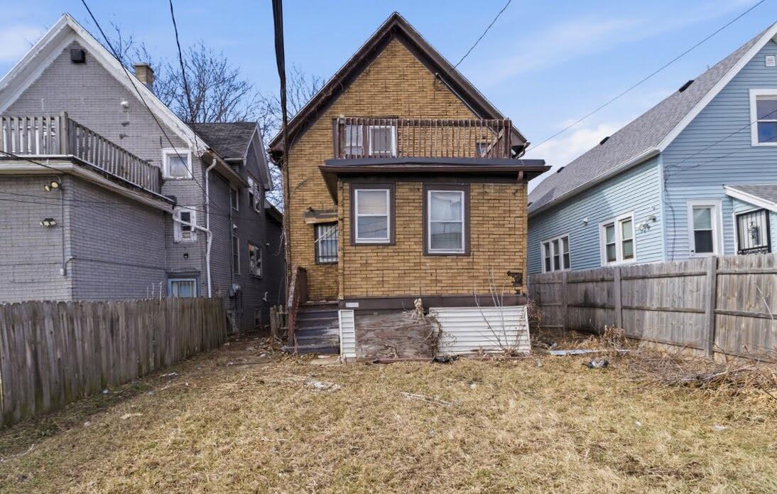 2466 North 33rd Street Milwaukee, WI 53210 - Photo 4 of 18 City Prop (27)