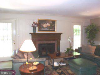 879 Gainsway Road Yardley, PA 19067 - Photo 3 of 6 Gallery Image 3
