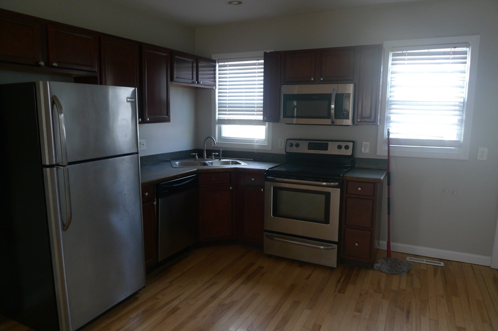 63 State St Terrace Springfield, MA 01109 - Photo 5 of 13 Gallery Image 5