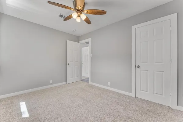 $199,900 | 709 North Rita Street, Lacy-Lakeview, TX 76705