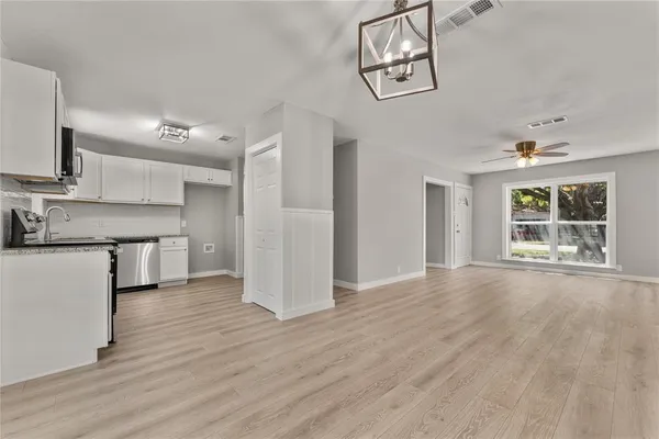 $199,900 | 709 North Rita Street, Lacy-Lakeview, TX 76705