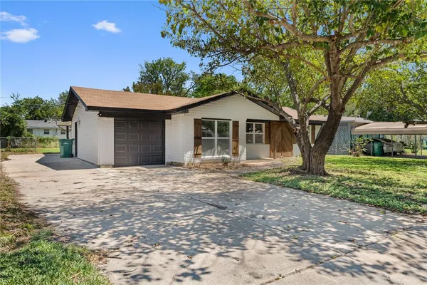 $199,900 | 709 North Rita Street, Lacy-Lakeview, TX 76705