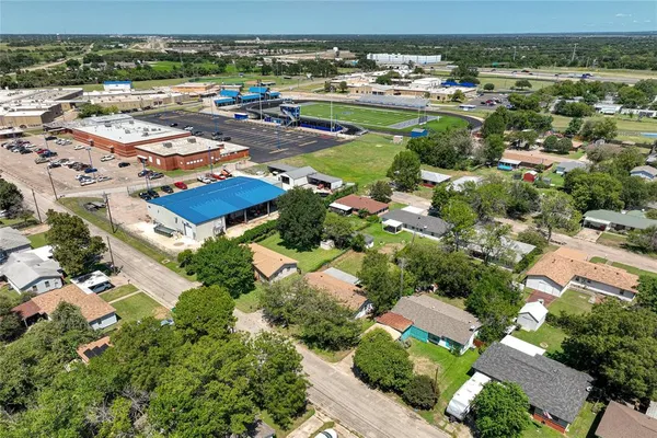 $199,900 | 709 North Rita Street, Lacy-Lakeview, TX 76705