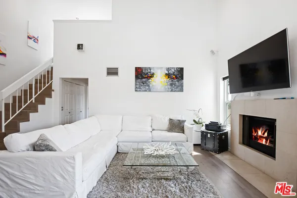 $850,000 | 432 South Hamel Road, Unit 302, Los Angeles, CA 90048