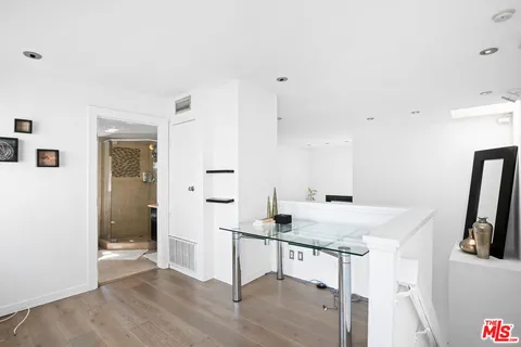 $850,000 | 432 South Hamel Road, Unit 302, Los Angeles, CA 90048