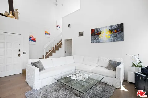 $850,000 | 432 South Hamel Road, Unit 302, Los Angeles, CA 90048