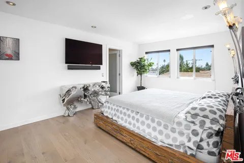 $850,000 | 432 South Hamel Road, Unit 302, Los Angeles, CA 90048