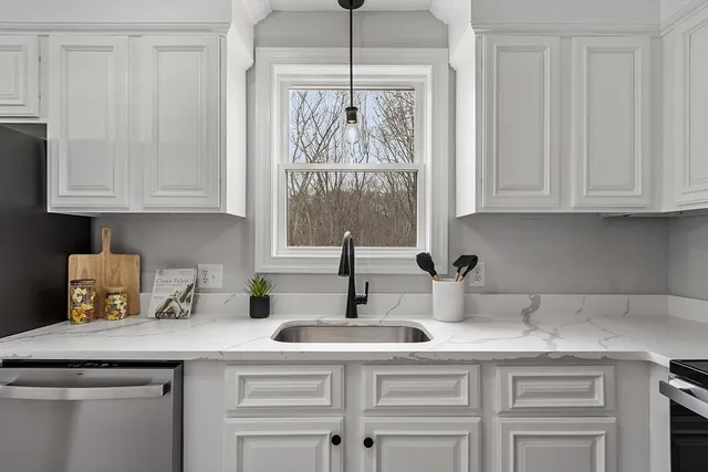 $349,900 | 368 Keys Road, Warren, MA 01585