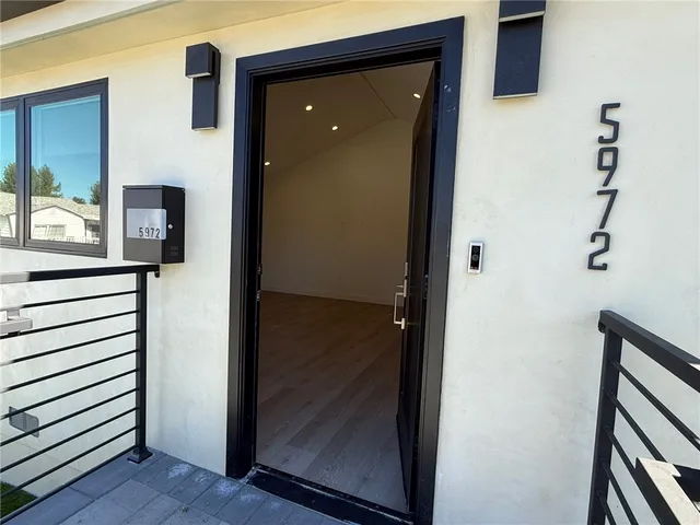 $4,195 | 5972 Jamieson Avenue, Encino, CA 91316
